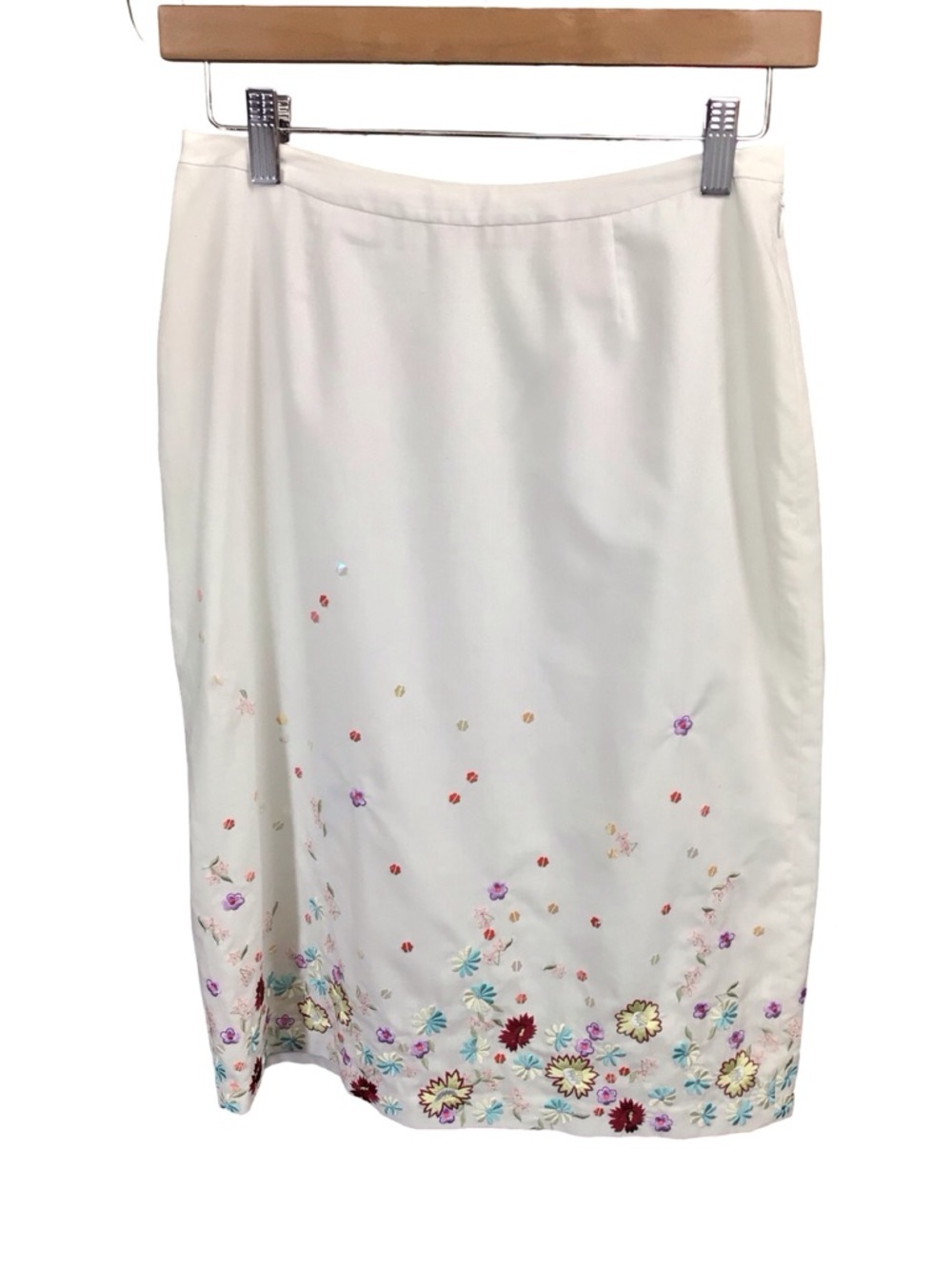 Easel Pencil Skirt with Multicolor Floral Embroidery EUC size 6